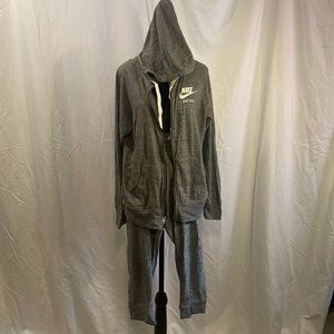 Women’s 3/4 sweatsuit new ( Nike)